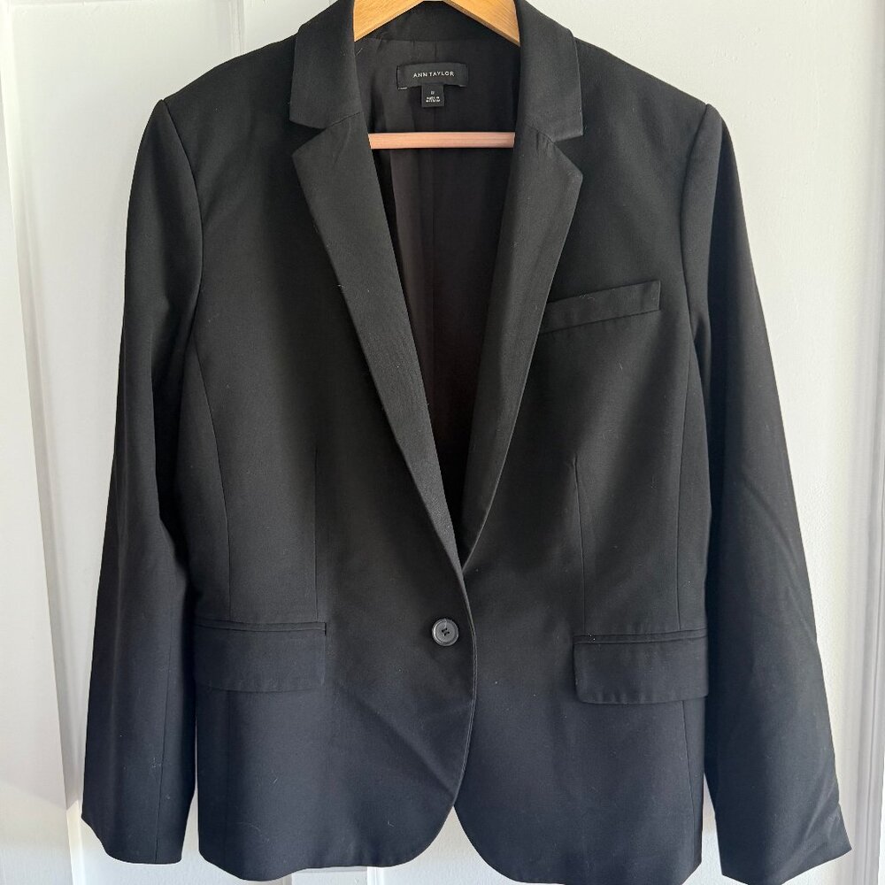 Ann Taylor: The One-Button Blazer in Seasonless Stretch - Black - Size 12